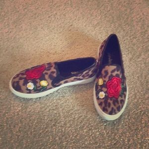 Little girls leopard shoes